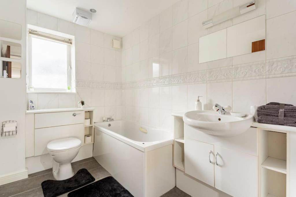 Stunning Flat By Quayside With Balcony!! Lägenhet Newcastle-upon-Tyne Exteriör bild