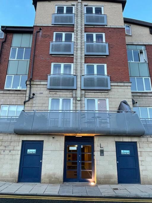 Stunning Flat By Quayside With Balcony!! Lägenhet Newcastle-upon-Tyne Exteriör bild