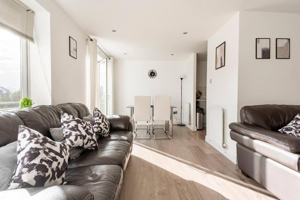 Stunning Flat By Quayside With Balcony!! Lägenhet Newcastle-upon-Tyne Exteriör bild